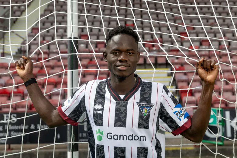 Allan Oyirwoth Officially Unveiled by Dunfermline Athletic